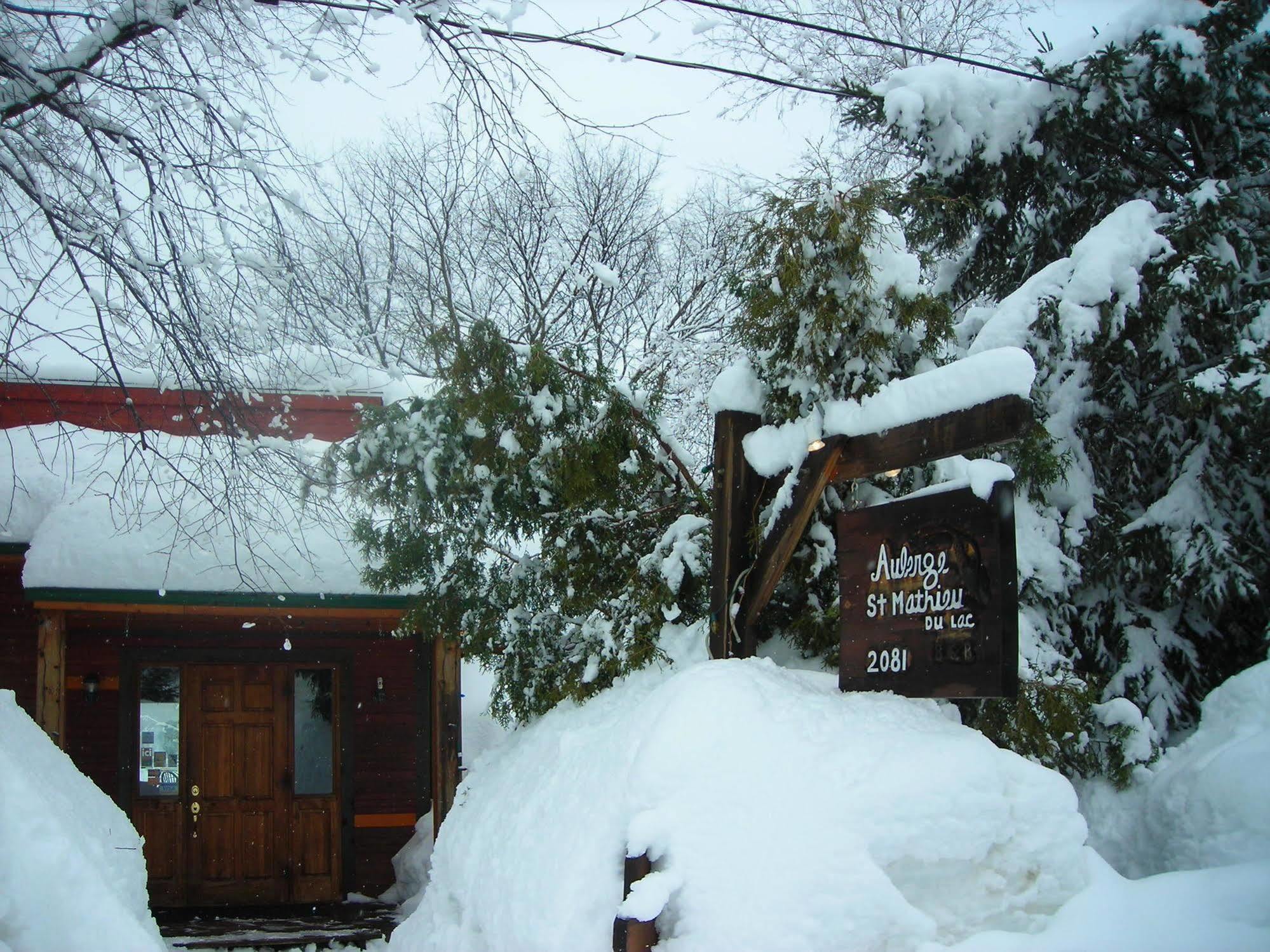 Auberge Saint-Mathieu Esterno foto